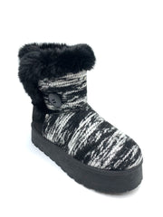 Snow boots - Warm winter footwear with button details