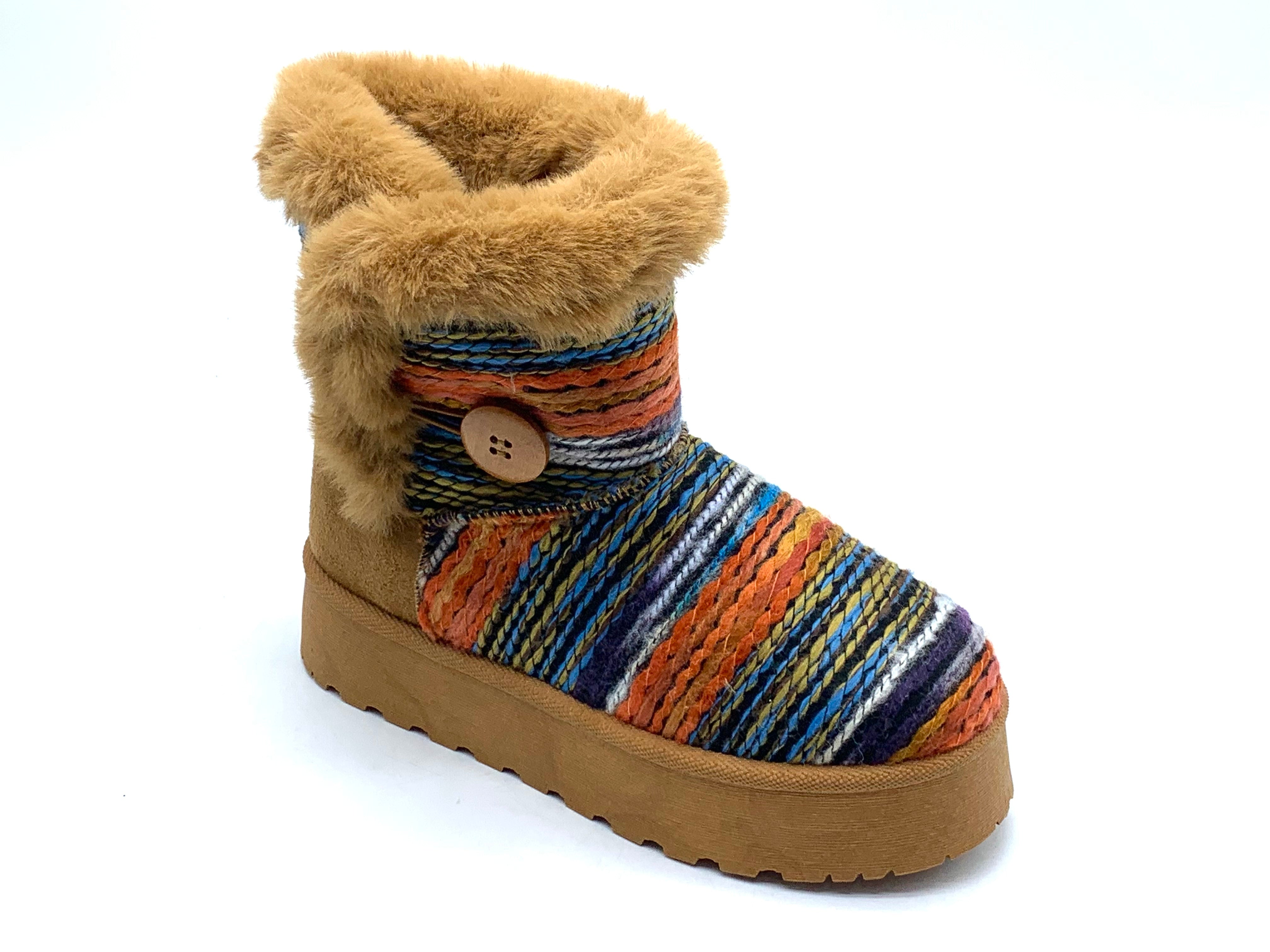 Snow boots - Warm winter footwear with button details