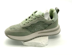 Women's light green sneakers with lace-ups, breathable and stylish for casual wear