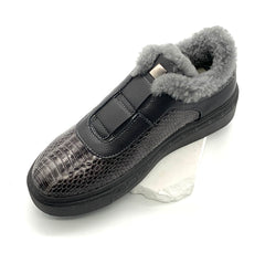 Men's Black Leather Slip - On Shoes with Faux Fur Lining, Snake - Skin Pattern & Warm Design