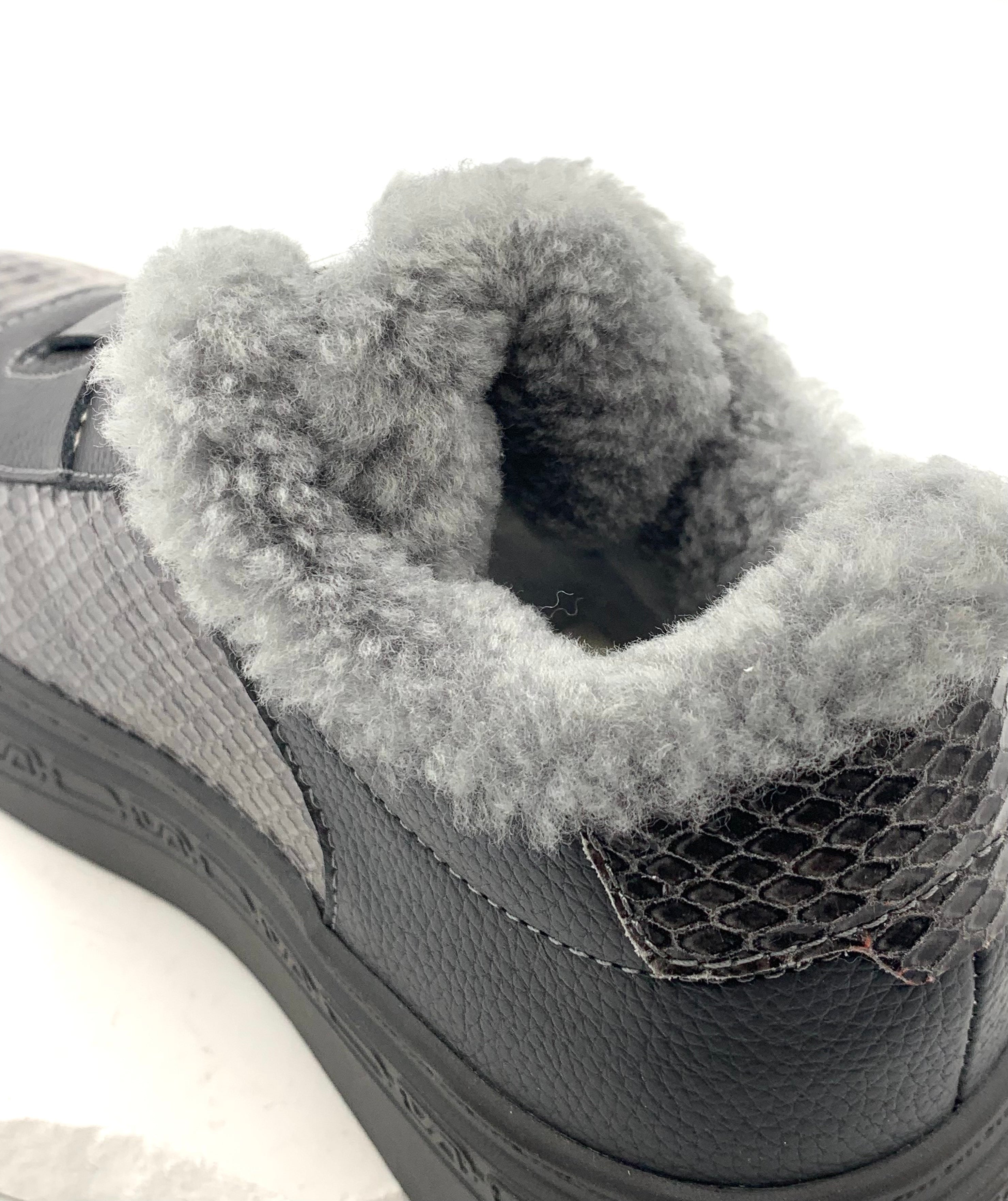 Men's Black Leather Slip - On Shoes with Faux Fur Lining, Snake - Skin Pattern & Warm Design