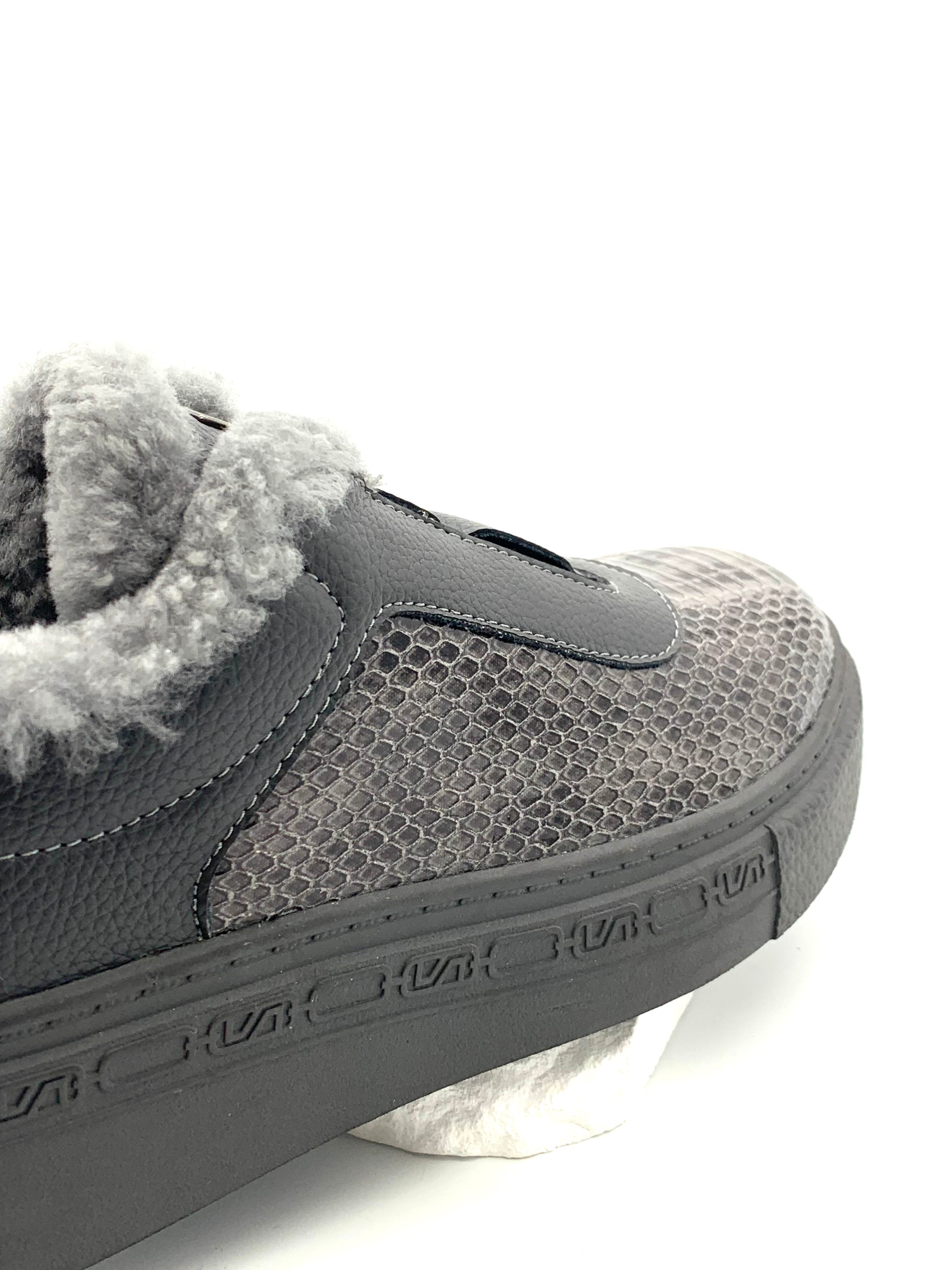 Men's Black Leather Slip - On Shoes with Faux Fur Lining, Snake - Skin Pattern & Warm Design