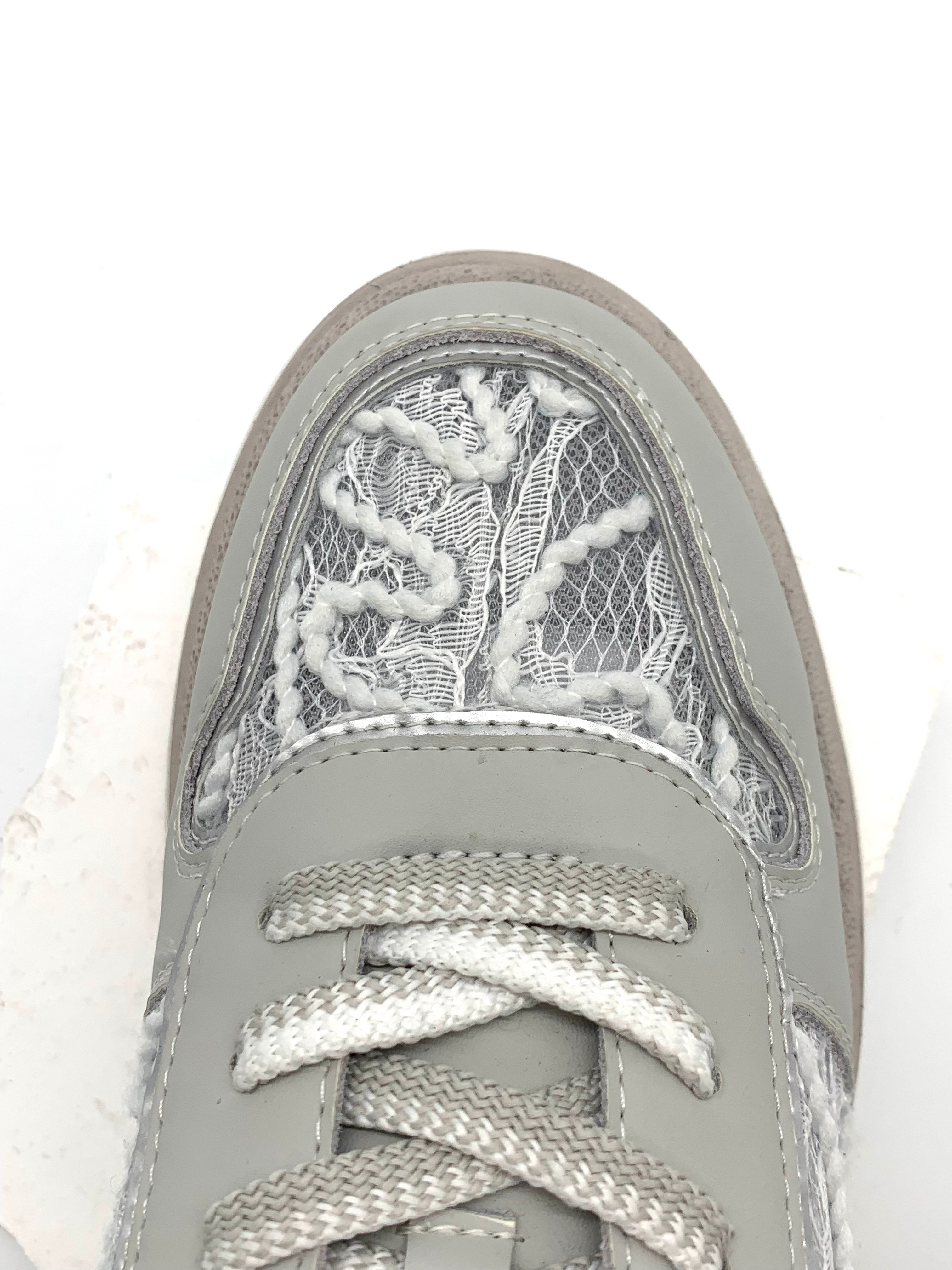 Women's Light Gray Leather Sneakers with Lace Details, Breathable & Stylish Casual Shoes