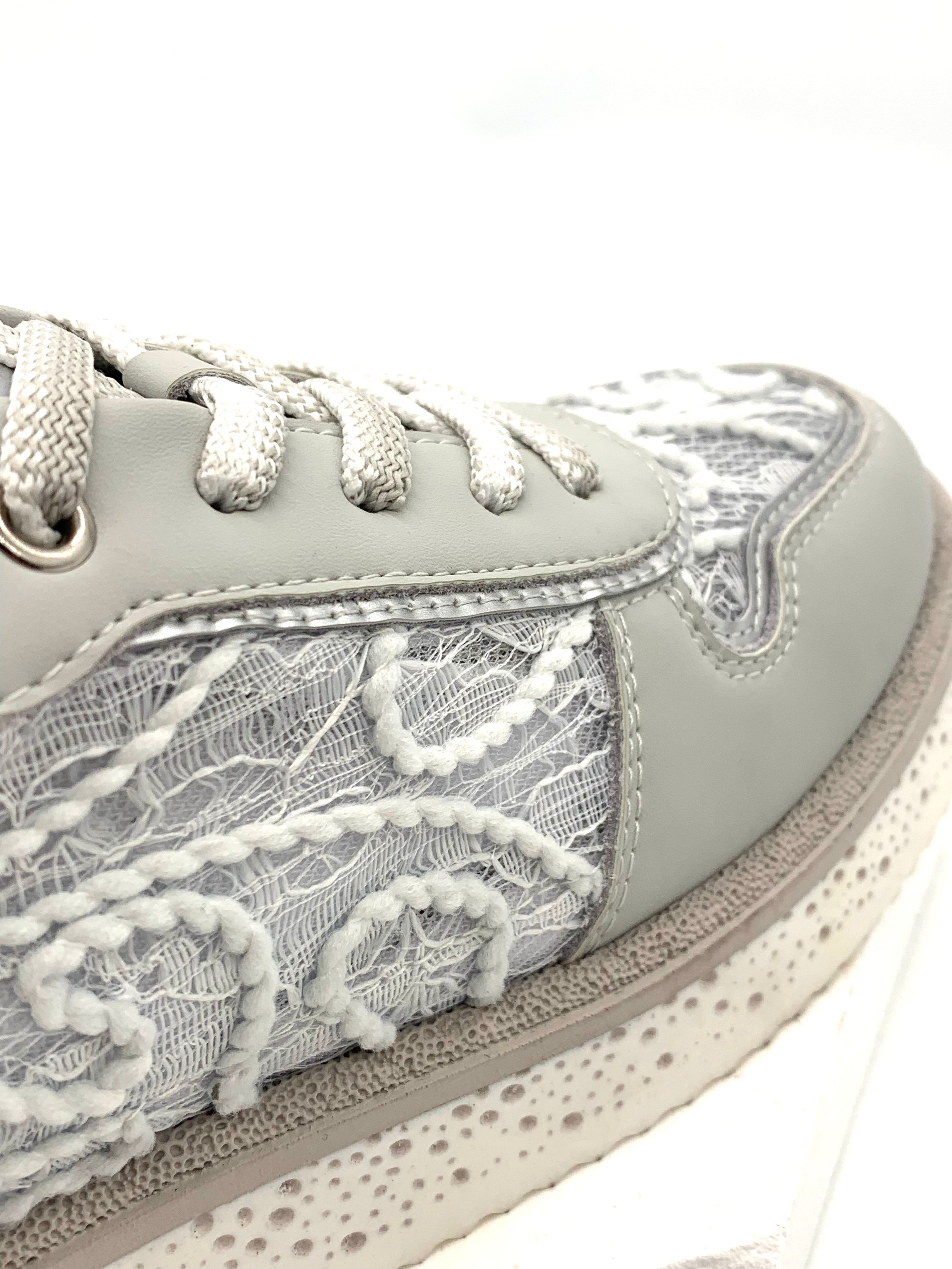 Women's Light Gray Leather Sneakers with Lace Details, Breathable & Stylish Casual Shoes