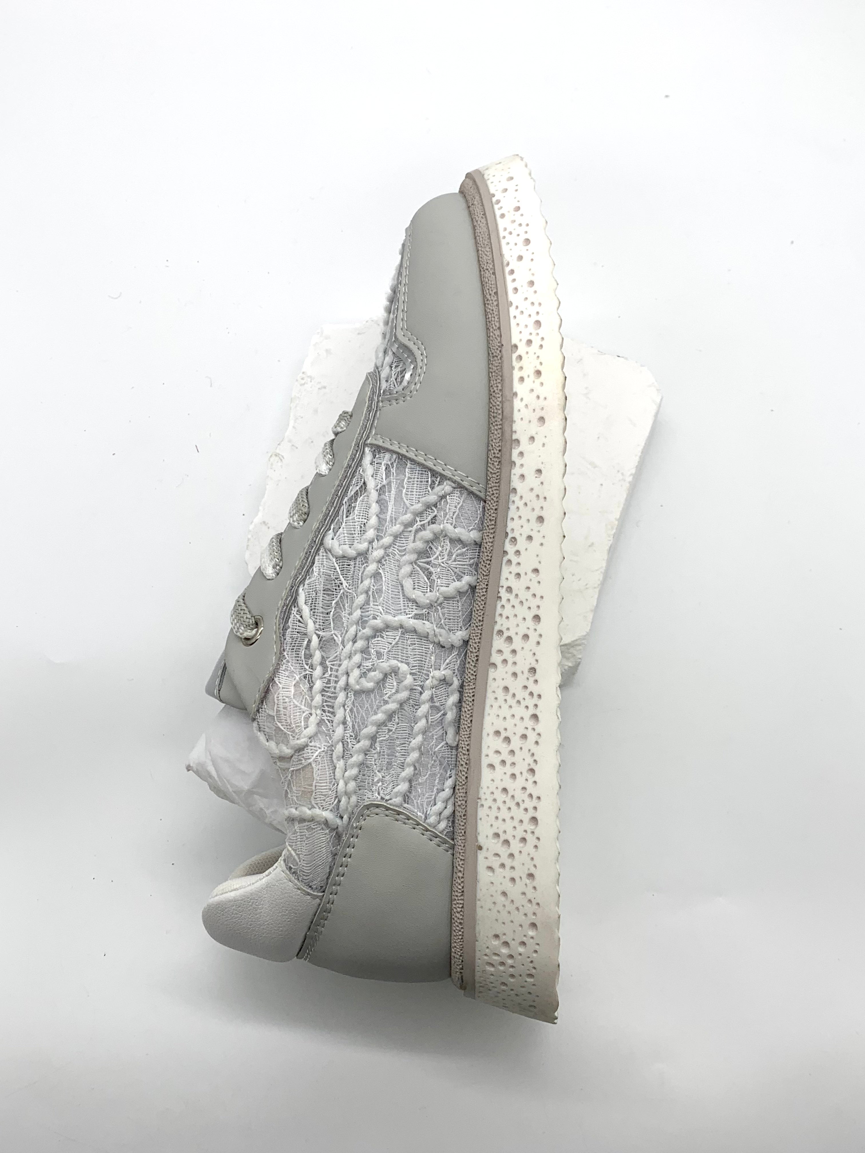 Women's Light Gray Leather Sneakers with Lace Details, Breathable & Stylish Casual Shoes