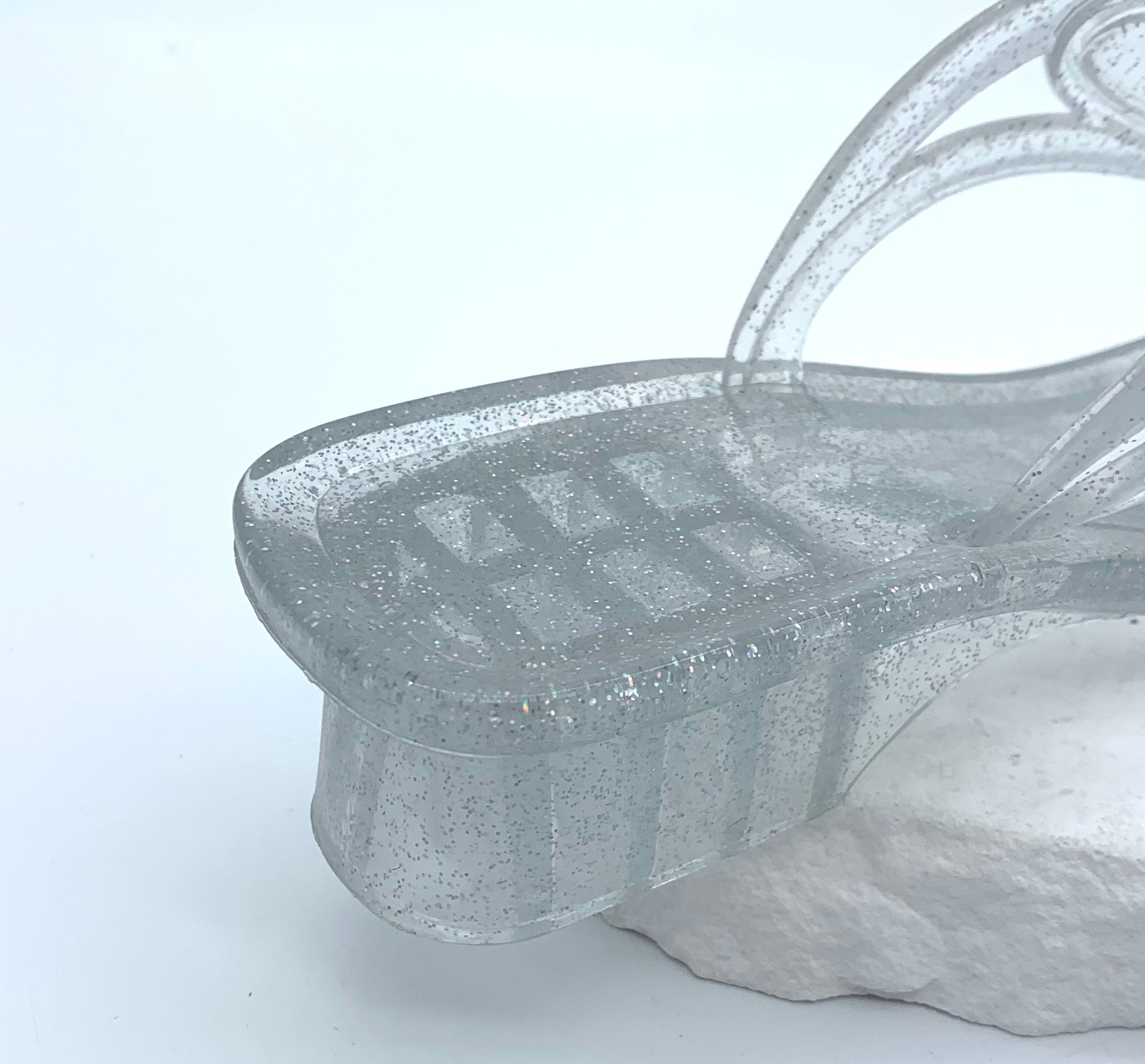Women's Clear Sequin Jelly Flip Flops with Heart-Shaped Straps