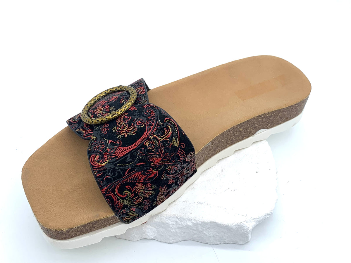 Women's Ethnic Metal Buckle Sandals